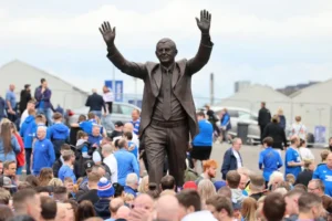 Rangers unveil statue of legendary manager Walter Smith at Ibrox