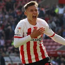 Sunderland and the 16-year-old star reach a contract in principle, but hiring a new head coach is still crucial.