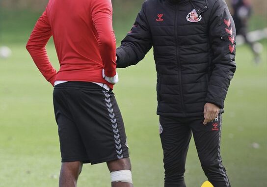 NEW DEAL COMPLETE! Ex-Porto and Fenerbahce man pictured training with Sunderland after joining Régis Le Bris