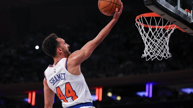 Breaking News: Knicks' Landry Shamet Leaves Games With Shoulder Injury