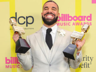 Drake Signs $100M Deal With Apple Music, Becomes The face of New Streaming Service