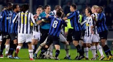 Derby drammatico: Juventus e Inter si contendono la supremazia dentro e fuori dal campo"