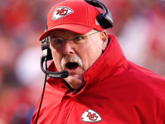 Andy Reid reacts on the sidelines in the 1st half