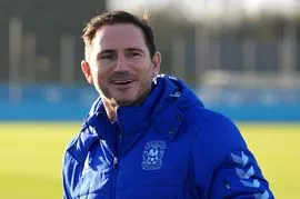 MATCH UPDATE - Frank Lampard's key change to exert control over QPR