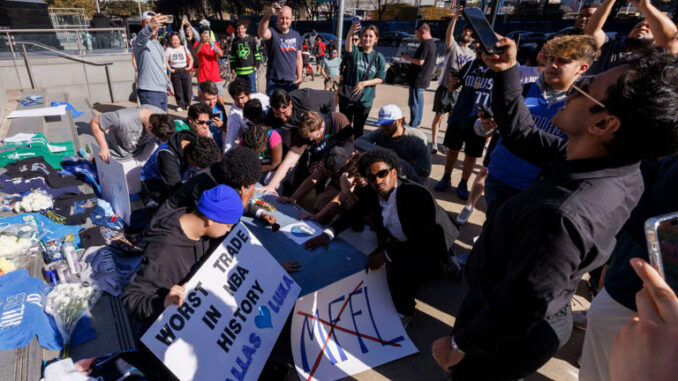 Mavericks Fans Create A Chaotic Scene At American Airlines Center In Largescale Protest Over The Luka Doncic Trade