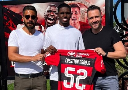 OFFICIAL: Eintracht Frankfurt beat Wolves to 22-year-old midfielder’s signature